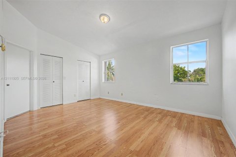 Villa ou maison à louer à Pembroke Pines, Floride: 3 chambres, 185.62 m2 № 2431375 - photo 14