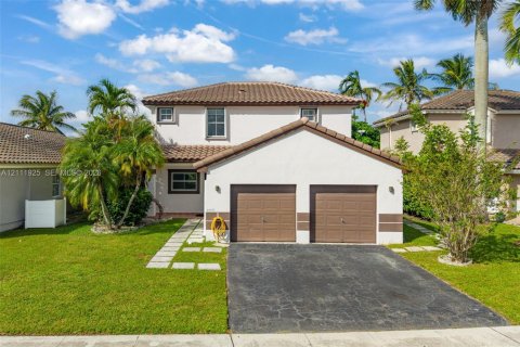 Villa ou maison à Pembroke Pines, Floride 3 chambres, 185.62 m2 № 2431375