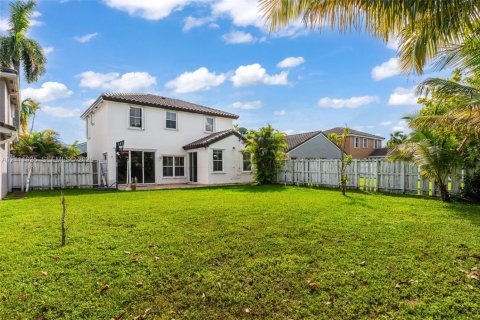 Villa ou maison à louer à Pembroke Pines, Floride: 3 chambres, 185.62 m2 № 2431375 - photo 11
