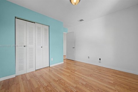 Villa ou maison à louer à Pembroke Pines, Floride: 3 chambres, 185.62 m2 № 2431375 - photo 21