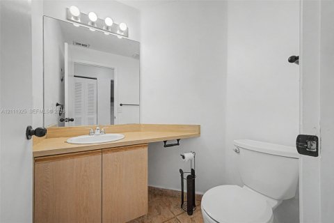 Villa ou maison à louer à Pembroke Pines, Floride: 3 chambres, 185.62 m2 № 2431375 - photo 13