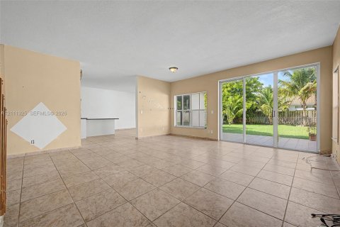 Villa ou maison à louer à Pembroke Pines, Floride: 3 chambres, 185.62 m2 № 2431375 - photo 5