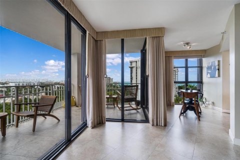 Copropriété à vendre à Miami, Floride: 2 chambres, 142.6 m2 № 1981037 - photo 4