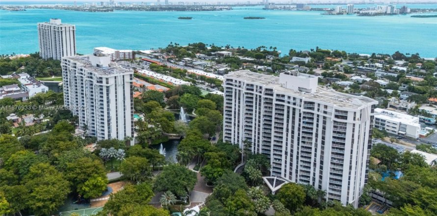 Condo à Miami, Floride, 2 chambres  № 1981037