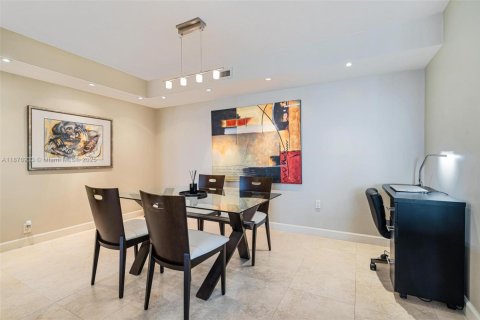 Copropriété à vendre à Miami, Floride: 2 chambres, 142.6 m2 № 1981037 - photo 7