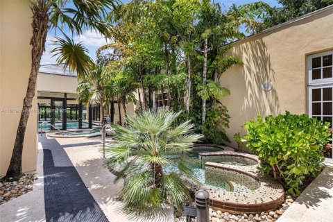 Copropriété à vendre à Miami, Floride: 2 chambres, 142.6 m2 № 1981037 - photo 29