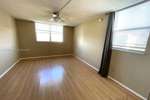 Condominio en venta en North Lauderdale, Florida, 1 dormitorio, 77.11 m2 № 2054771 - foto 7