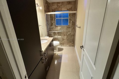 House in Pembroke Pines, Florida 3 bedrooms, 137.5 sq.m. № 1727736 - photo 14