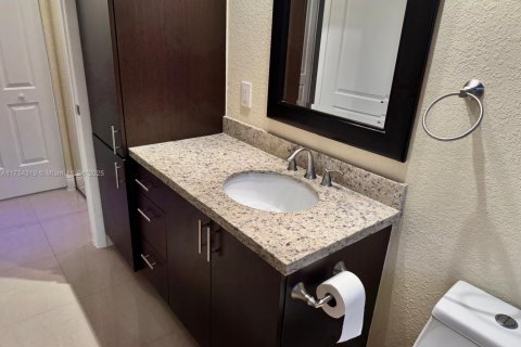 House in Pembroke Pines, Florida 3 bedrooms, 137.5 sq.m. № 1727736 - photo 9