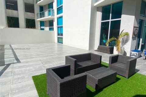 Снять в аренду кондоминиум в Майами, Флорида 2 спальни, 108.42м2, № 1991564 - фото 13