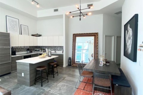 Снять в аренду кондоминиум в Майами, Флорида 2 спальни, 108.42м2, № 1991564 - фото 2