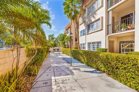 Снять в аренду кондоминиум в Форт-Лодердейл, Флорида 1 спальня, 63.17м2, № 1950081 - фото 11