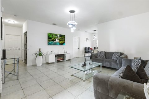 Condo in Homestead, Florida, 3 bedrooms  № 2080981 - photo 11