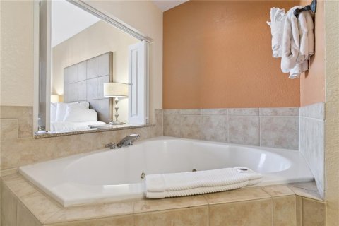 Condo in Orlando, Florida, 2 bedrooms № 2199563 - photo 17