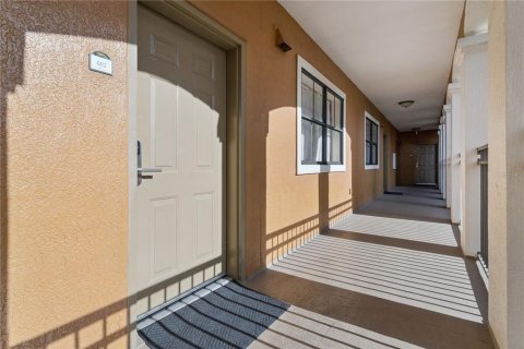 Condo in Orlando, Florida, 2 bedrooms № 2199563 - photo 3