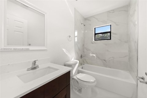 Casa en alquiler en Miami, Florida, 3 dormitorios, 110.37 m2 № 2085984 - foto 6