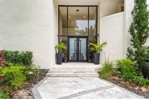 House in Longwood, Florida 8 bedrooms, 695.75 sq.m. № 1717292 - photo 4
