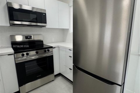 Condo in Hialeah, Florida, 1 bedroom  № 2169102 - photo 2