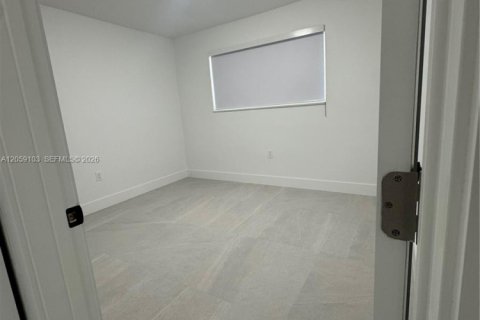 Condo in Hialeah, Florida, 1 bedroom  № 2169102 - photo 24