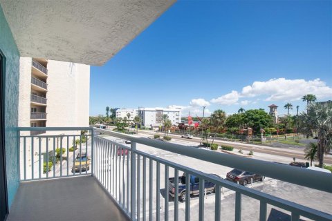 Condo in Indian Shores, Florida, 1 bedroom  № 2098181 - photo 25