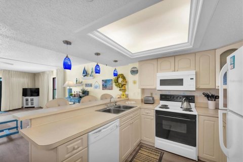 Condo in Indian Shores, Florida, 1 bedroom  № 2098181 - photo 8