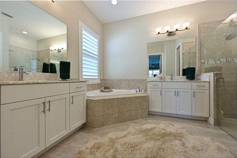 Casa en venta en Bradenton, Florida, 2 dormitorios, 188.41 m2 № 1784624 - foto 19