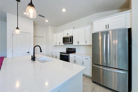 House in Davenport, Florida 4 bedrooms, 151.15 sq.m. № 2425558 - photo 6