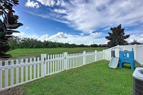 House in Davenport, Florida 4 bedrooms, 151.15 sq.m. № 2425558 - photo 17