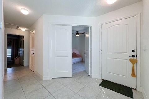 House in Davenport, Florida 4 bedrooms, 151.15 sq.m. № 2425558 - photo 3