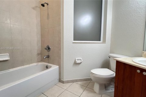 Copropriété à louer à Doral, Floride: 2 chambres, 104.33 m2 № 2065216 - photo 14