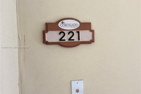 Copropriété à louer à Doral, Floride: 2 chambres, 104.33 m2 № 2065216 - photo 2