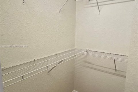 Copropriété à louer à Doral, Floride: 2 chambres, 104.33 m2 № 2065216 - photo 12
