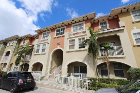 Condo à Doral, Floride, 2 chambres  № 2065216