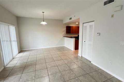 Copropriété à louer à Doral, Floride: 2 chambres, 104.33 m2 № 2065216 - photo 4