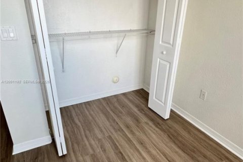 Copropriété à louer à Doral, Floride: 2 chambres, 104.33 m2 № 2065216 - photo 16