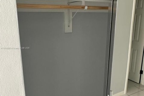 Copropriété à louer à Miami, Floride: 1 chambre, 83.43 m2 № 1966700 - photo 13