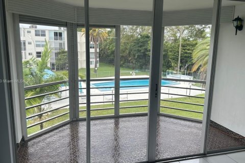 Copropriété à louer à Miami, Floride: 1 chambre, 83.43 m2 № 1966700 - photo 1