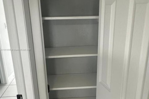 Copropriété à louer à Miami, Floride: 1 chambre, 83.43 m2 № 1966700 - photo 18