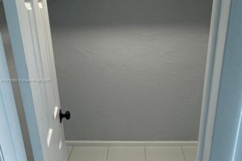 Copropriété à louer à Miami, Floride: 1 chambre, 83.43 m2 № 1966700 - photo 14