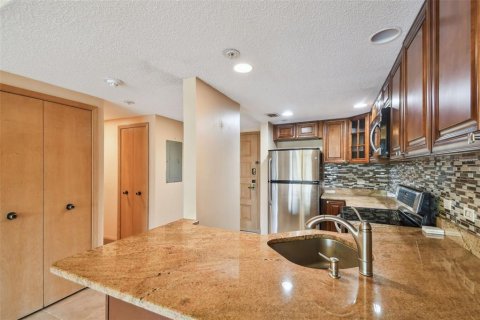 Condominio en venta en Palm Harbor, Florida, 1 dormitorio, 56.67 m2 № 1419395 - foto 6