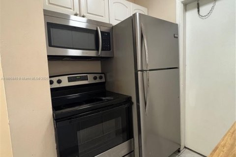 Casa en alquiler en Hollywood, Florida, 1 dormitorio, 245.26 m2 № 1932313 - foto 5
