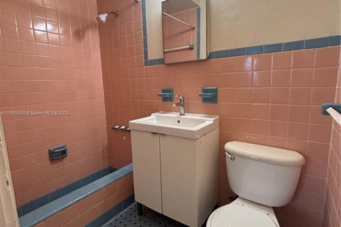 Casa en alquiler en Hollywood, Florida, 1 dormitorio, 245.26 m2 № 1932313 - foto 13