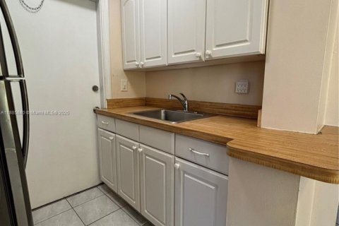 Casa en alquiler en Hollywood, Florida, 1 dormitorio, 245.26 m2 № 1932313 - foto 9