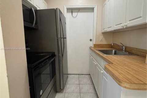 Casa en alquiler en Hollywood, Florida, 1 dormitorio, 245.26 m2 № 1932313 - foto 7
