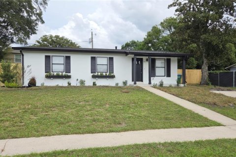 Casa en Deltona, Florida 3 dormitorios, 121.98 m2 № 2398933