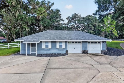 House in Weirsdale, Florida 2 bedrooms, 203.83 sq.m. № 2423969 - photo 3