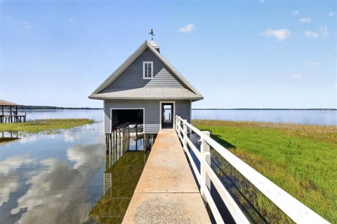 House in Weirsdale, Florida 2 bedrooms, 203.83 sq.m. № 2423969