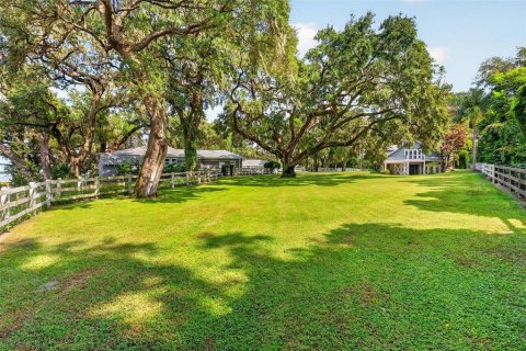House in Weirsdale, Florida 2 bedrooms, 203.83 sq.m. № 2423969 - photo 8
