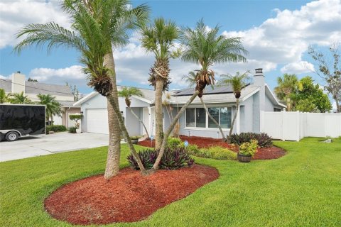 House in Saint Petersburg, Florida 3 bedrooms, 147.71 sq.m. № 2234300 - photo 4