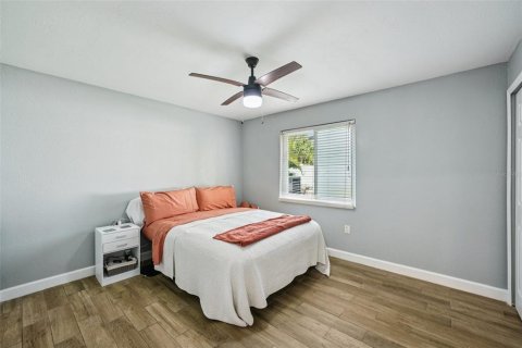 House in Saint Petersburg, Florida 3 bedrooms, 147.71 sq.m. № 2234300 - photo 30